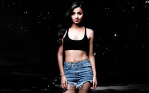 Mahima Makwana gives an astonishing shot in shorts